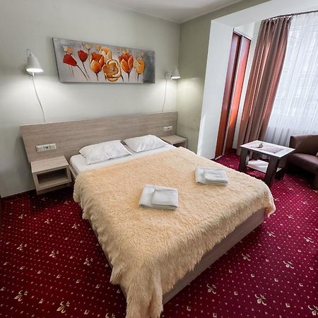 Apartments Deluxe Ivano-Frankivsk Buitenkant foto