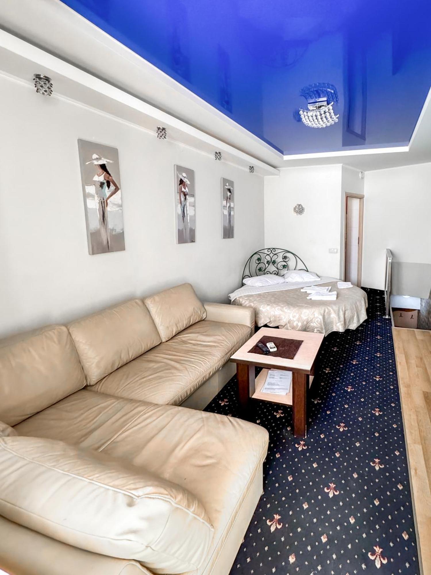 Apartments Deluxe Ivano-Frankivsk Buitenkant foto