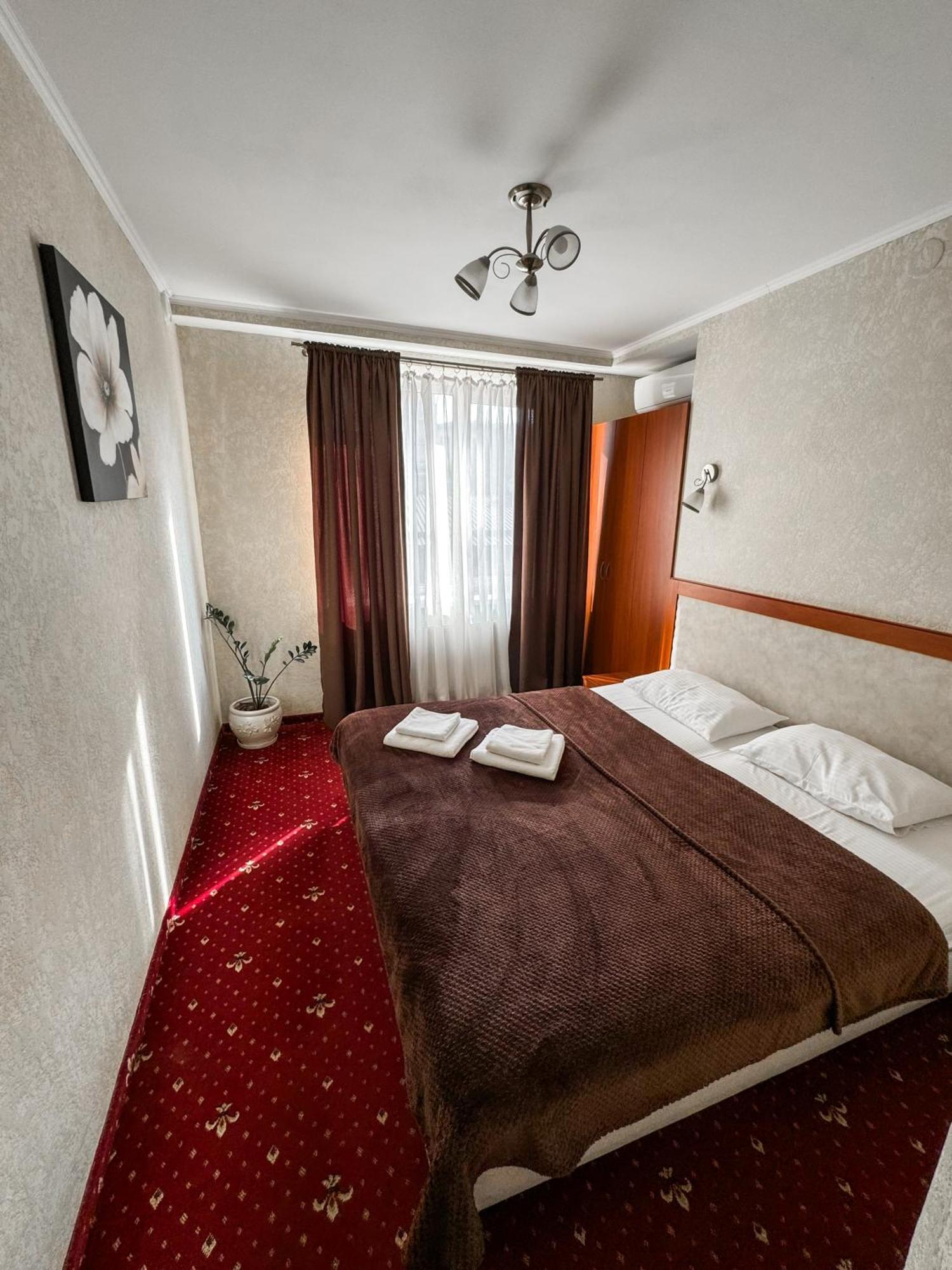 Apartments Deluxe Ivano-Frankivsk Buitenkant foto