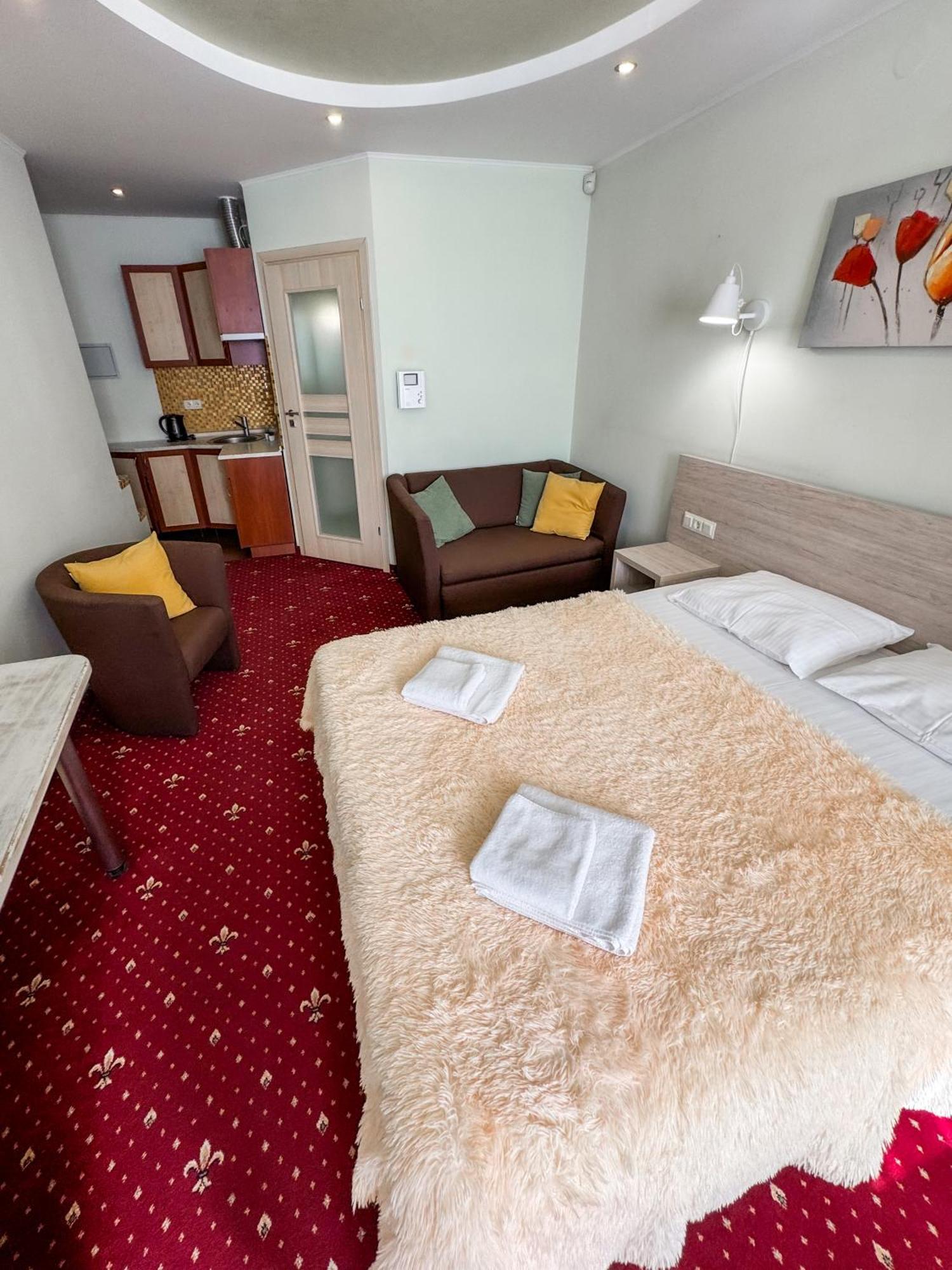 Apartments Deluxe Ivano-Frankivsk Buitenkant foto