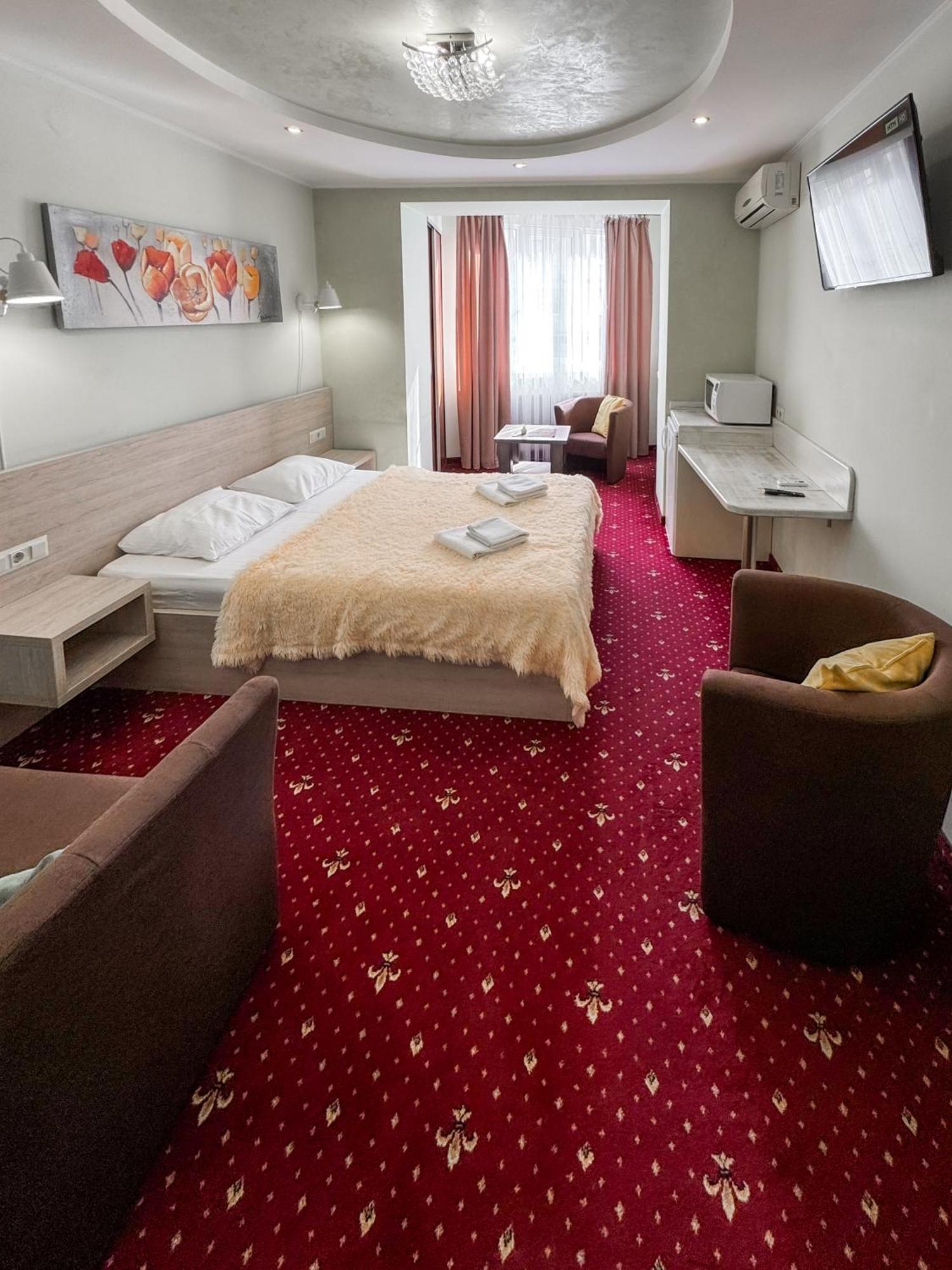 Apartments Deluxe Ivano-Frankivsk Buitenkant foto