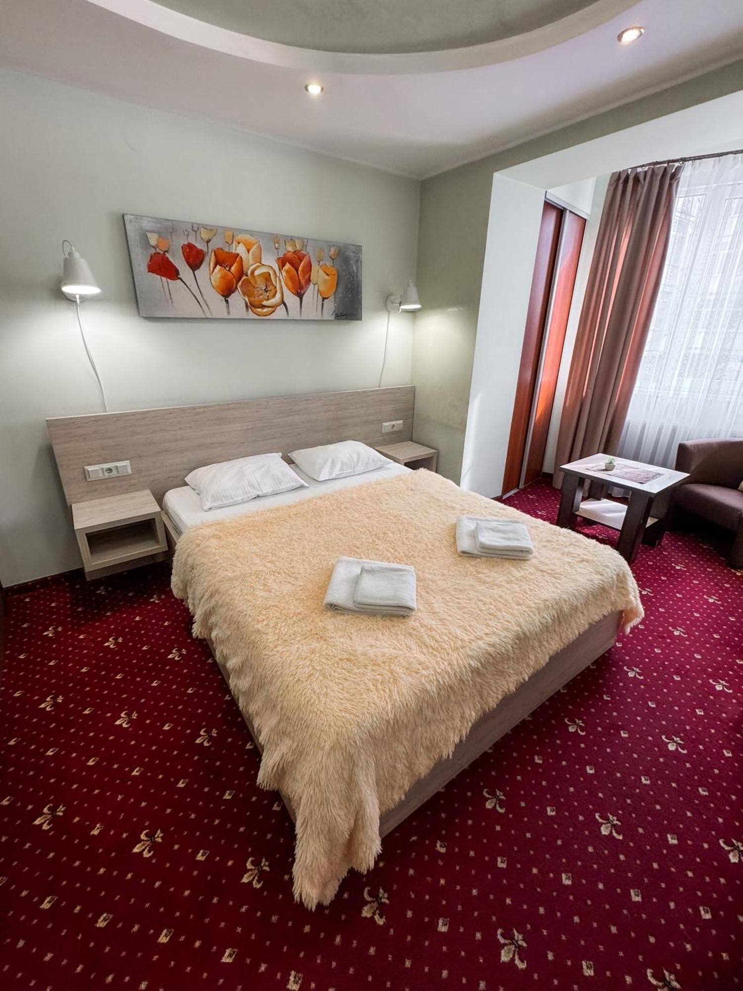 Apartments Deluxe Ivano-Frankivsk Buitenkant foto