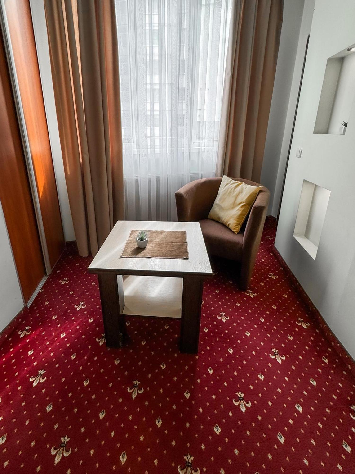 Apartments Deluxe Ivano-Frankivsk Buitenkant foto