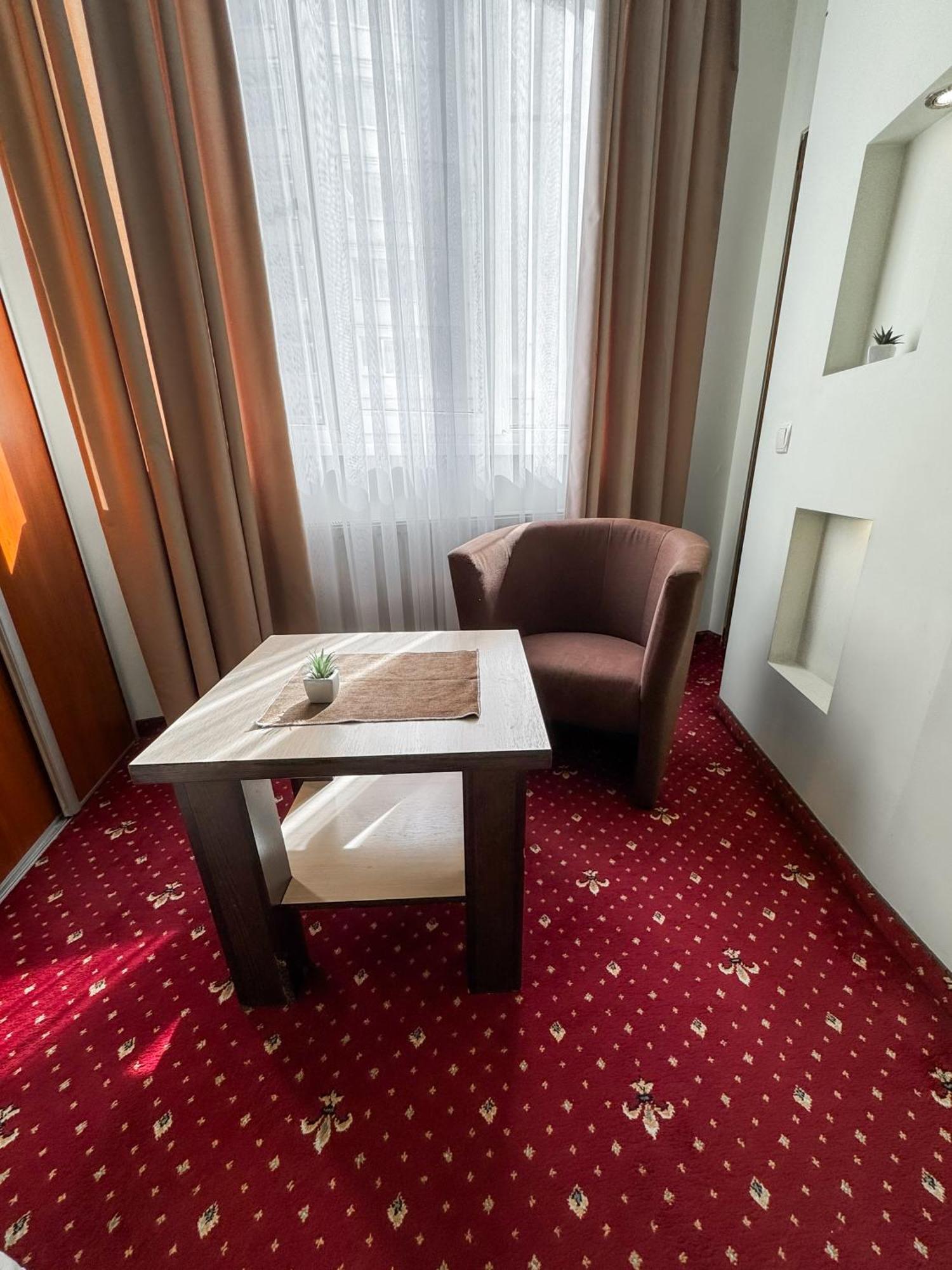Apartments Deluxe Ivano-Frankivsk Buitenkant foto