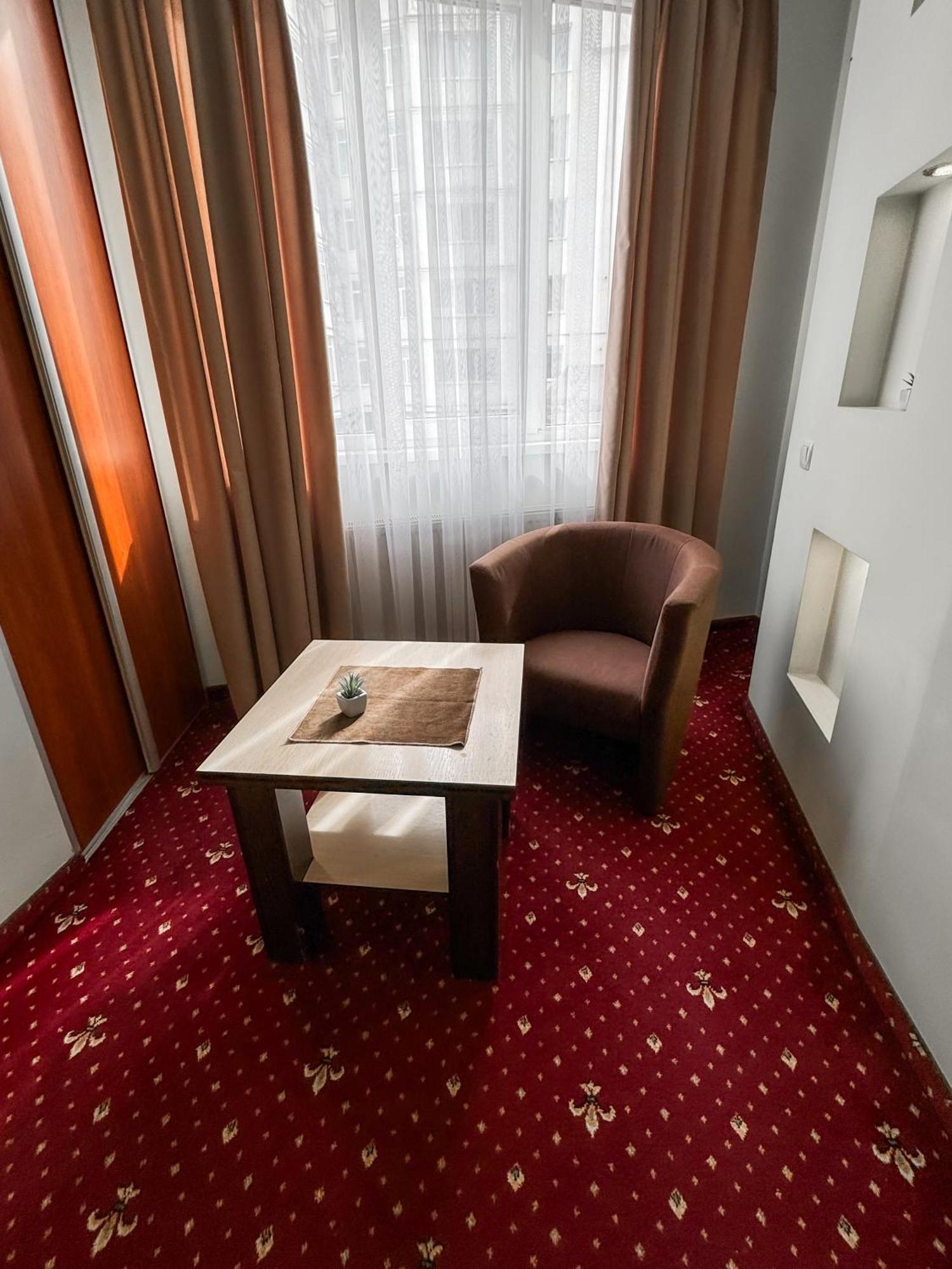 Apartments Deluxe Ivano-Frankivsk Buitenkant foto