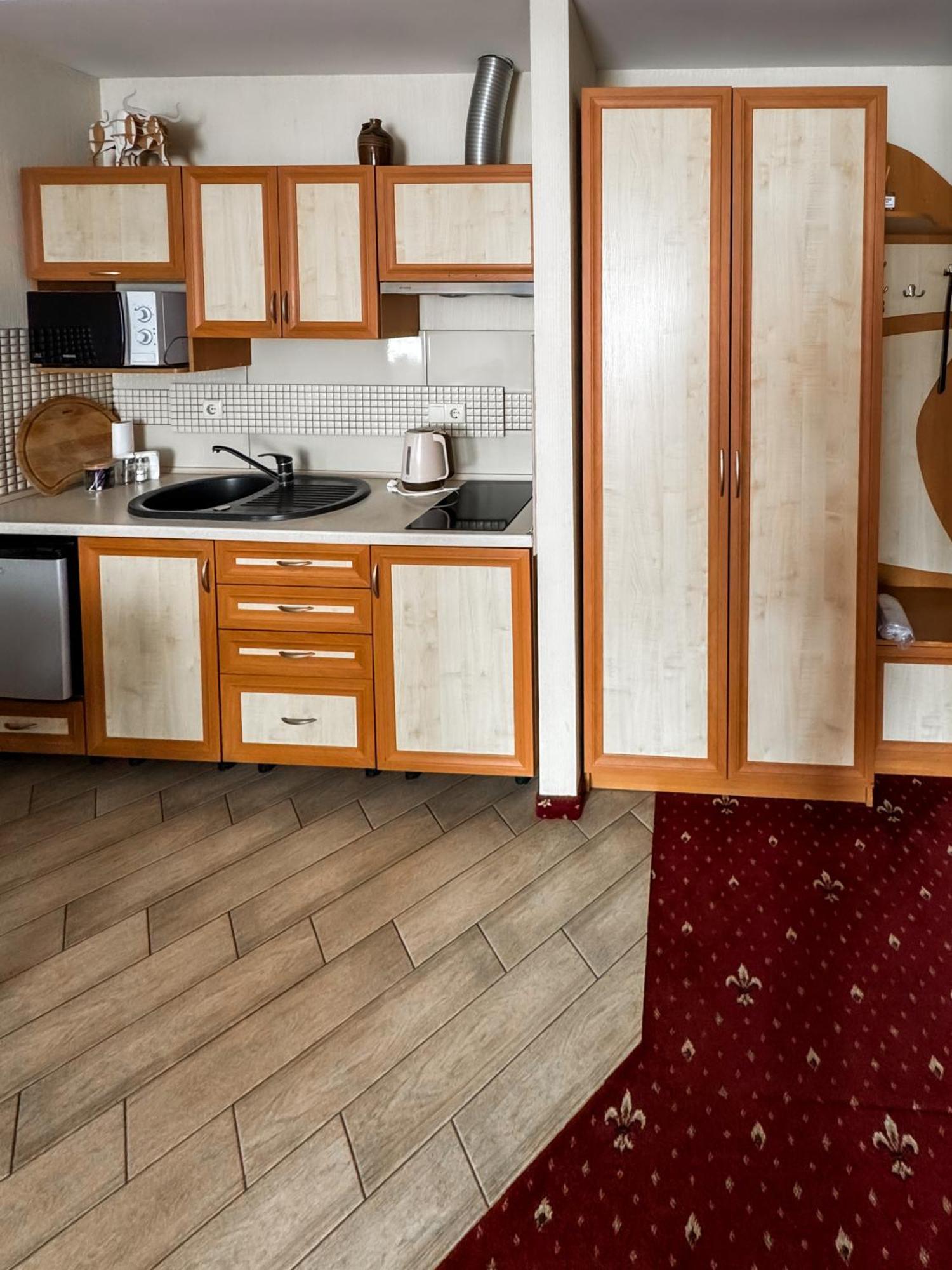 Apartments Deluxe Ivano-Frankivsk Buitenkant foto